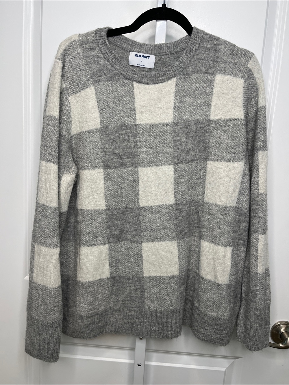 Old Navy Women’s Gray and Cream Buffalo Check Crewneck Sweater XL